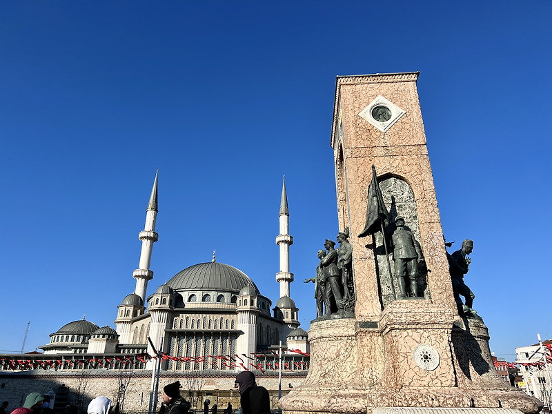 이스탄불 탁심광장 여행기 1편 | 이스탄불 신시가지 이스티클랄 거리 여행하기!