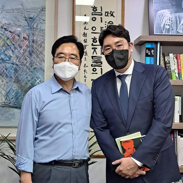 홍범도 장군 유해 송환 특사 배우 조진웅 나이 우원식 의원 극찬 현지 일정 정리