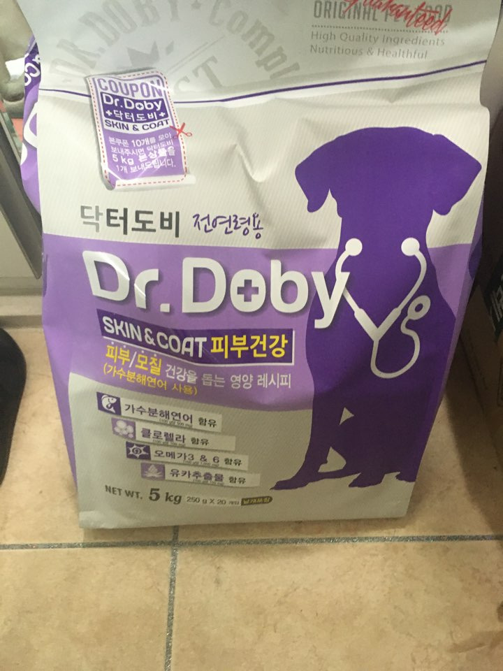 보스턴테리어 깜지의 새로운 사료! 닥터도비  Dr.doby