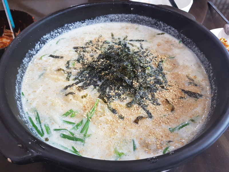 (5점) 경남 밀양 수타 들깨칼국수 맛집 '홍두깨칼국수'