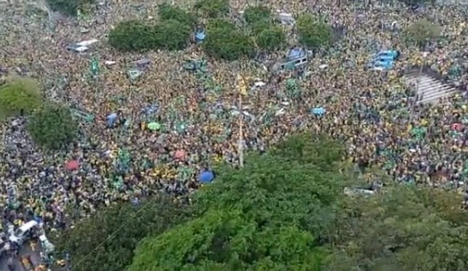 구름 떼 브라질 시위대...심상치 않다 VIDEO: Protests in Brazil