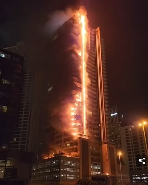 세계 최고층 버즈 칼리파 인근 35층짜리 두바이 아파트 전소 VIDEO: Fire breaks out in 35-storey building in Dubai