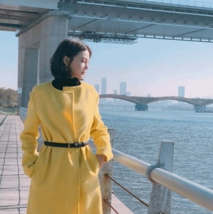 우아한 모녀 차예련 패션 너무 예쁜 옐로우 롱코트 알아보기