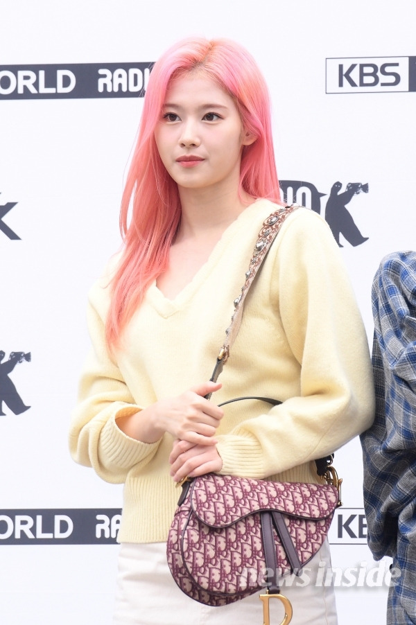 트와이스 사나 패션 - 뮤직뱅크 출근길 패션 (twice sana) - 유어네임히얼, dior