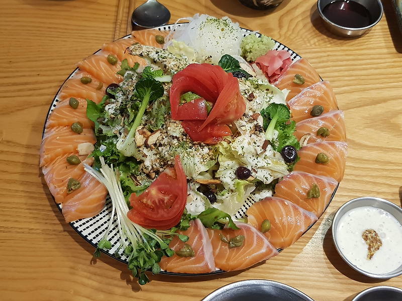 (5점) 대구 수성구 매호동. 연어샐러드가 맛있는 일본 가정식 전문점 '용쉐프 키친'