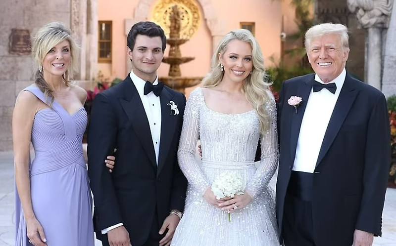 억만장자한테 시집간 트럼프 전 대통령의 막내딸, VIDEO: Tiffany Trump seen tying the knot with Michael Boulos in Florida