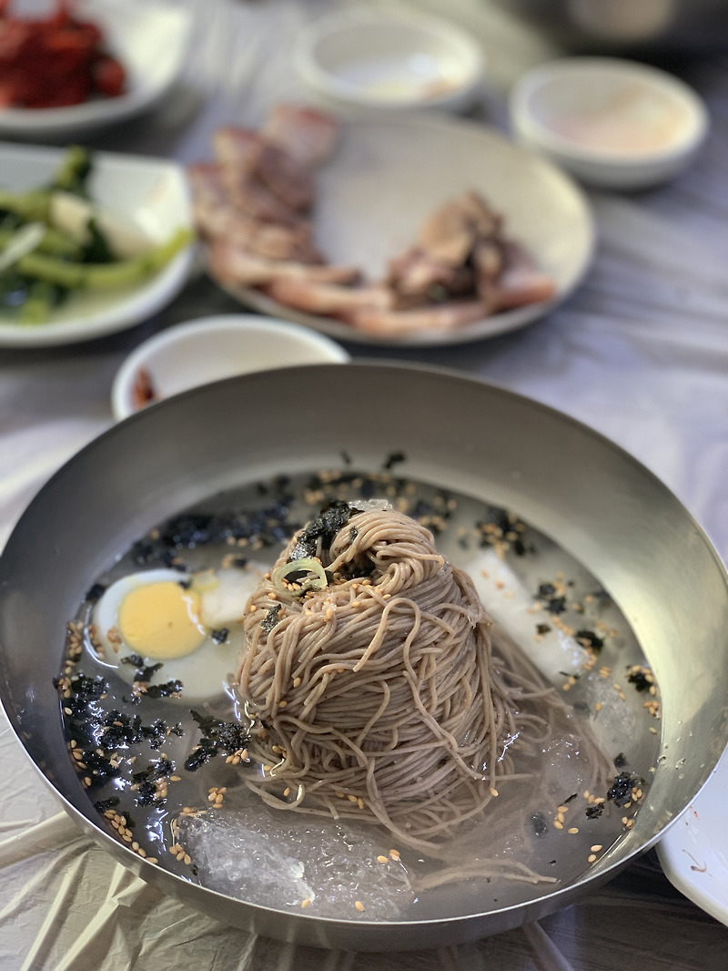 백촌막국수 ㅣ 강원도 고성에서 맛 본  인생편육과 막국수