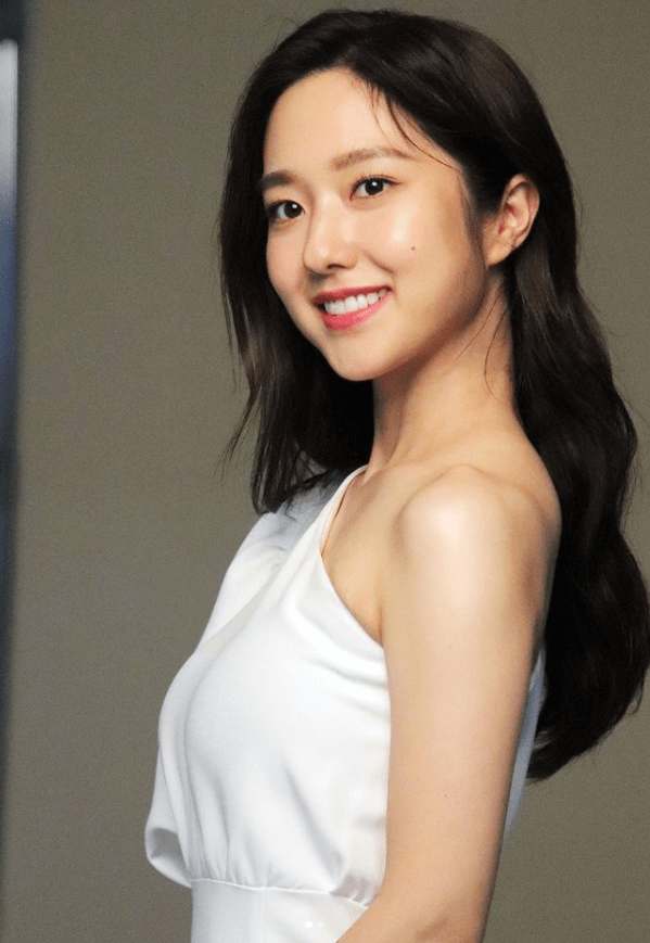 이혜성 아나운서 전현무 그늘 벗어나 잘 될 수 있을까?
