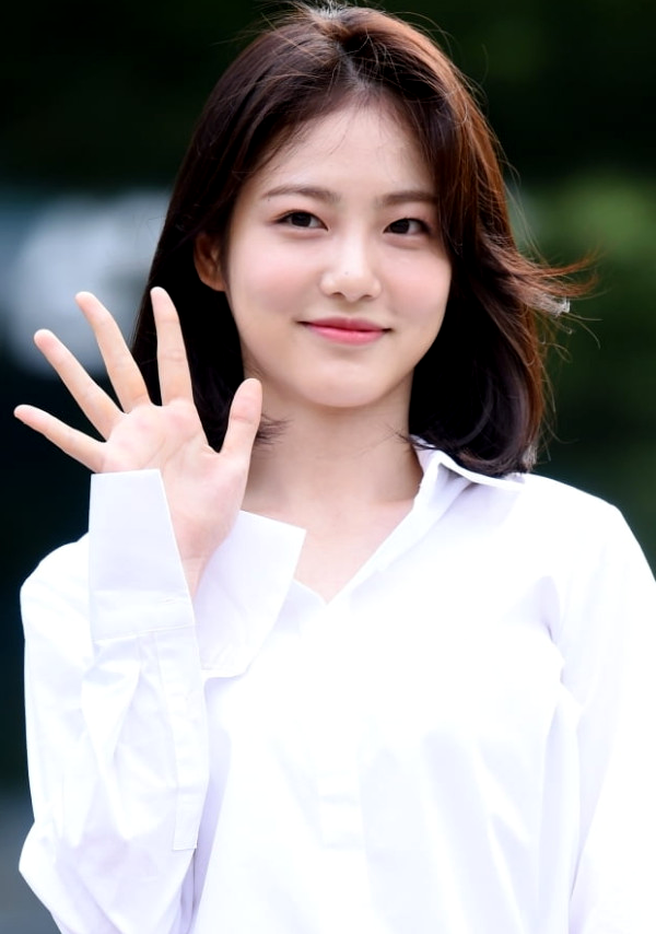 ‘더 짠내투어’ 신예은........ '뮤직뱅크’의 새 MC 청순 비주얼