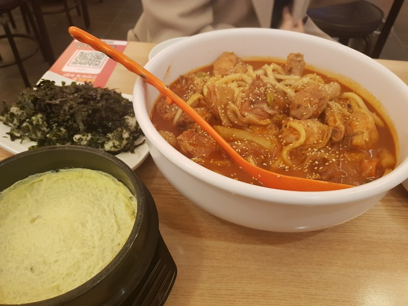 [동대문맛집] 배터지게 먹은 신메뉴 닭볶음탕 '동대문엽기떡볶이'