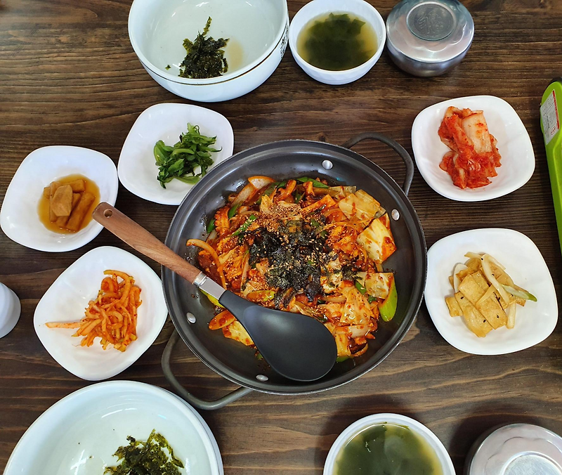 [성산읍/성산일출봉] 밥도둑 갈치조림에서 문어볶음, 전복문어라면까지 숨겨진 맛집: '청호식당'