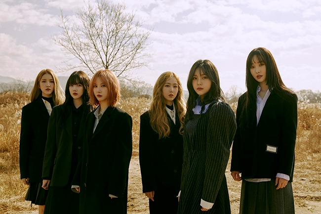 Girl group girlfriend is making a comeback with new album.