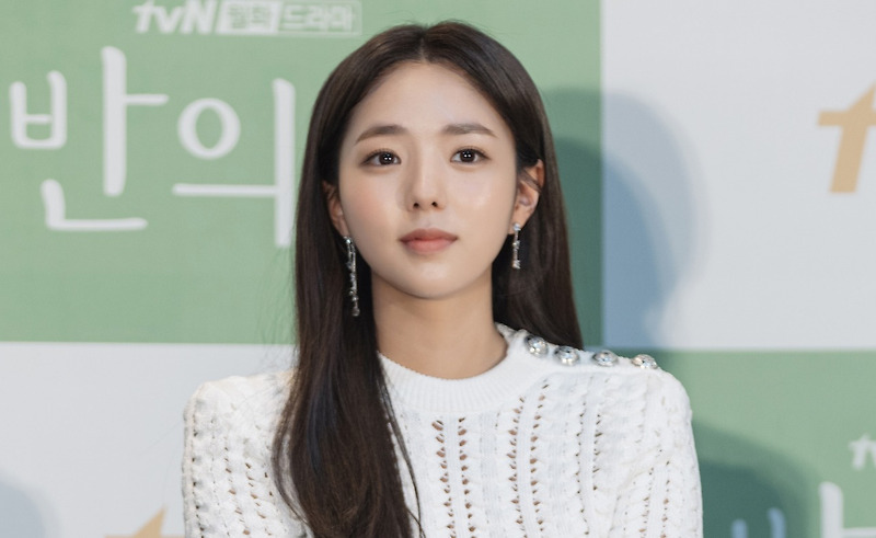 반의반채수빈 패션