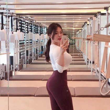 공격적인 앞태 뒤태 여자 필라테스 강사 레깅스 몸매
