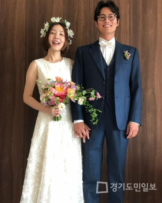 [연예] 신다은 임성빈 부부, 그림같은 결혼식