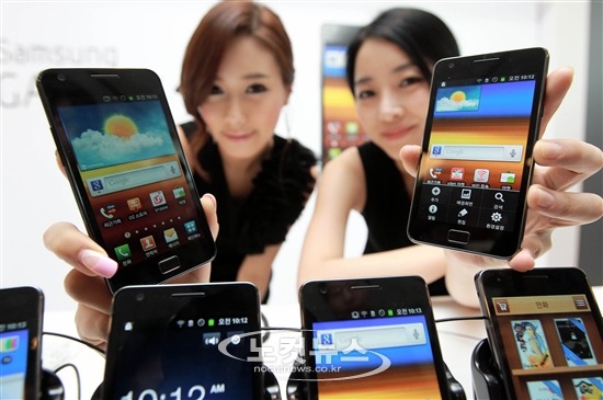 공짜 스마트폰 추천! 삼성 갤럭시s2 가격과 애플 아이폰4 가격!