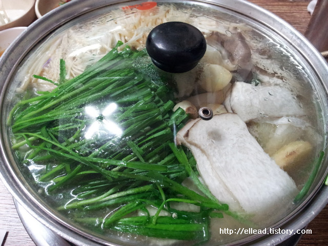 <강남 논현동 맛집> 동대문 닭한마리 : 깔끔한 육수에 끓여먹는 닭한마리와 매콤한 쭈꾸미 볶음