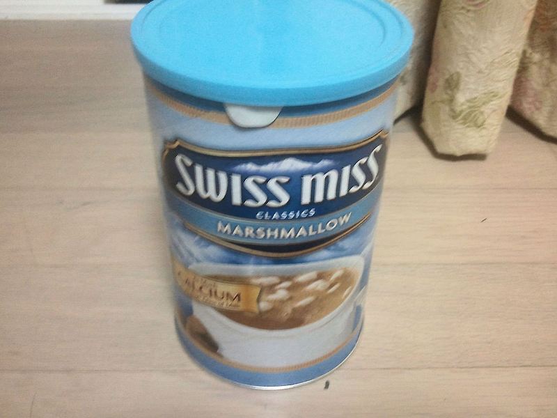 스위스 미스 마시멜로 핫 코코아 믹스(SWISS MISS MARSHMALLOW COCOA)를 얻었습니다.