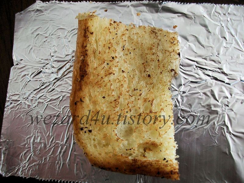 유통기간 지난 식빵(食パン)으로 냉장고 탈취제 간단하게 만들기