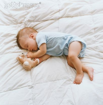 잠버릇 안 좋은 아기들에게 아기 수면조끼 추천합니다.