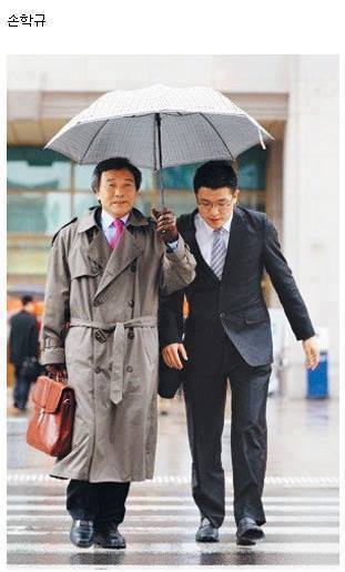 정치인들의 우산
