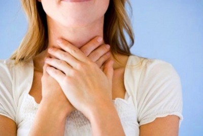 목에 가래낀느낌 4가지 원인과 치료방법