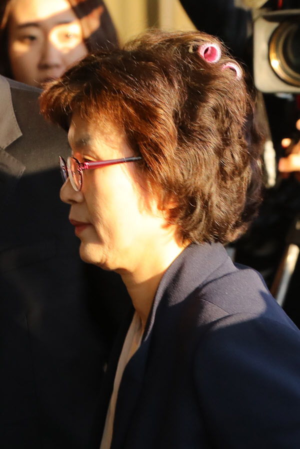 부패한 박근혜 대통령을 파면시킨 이정미 재판장
