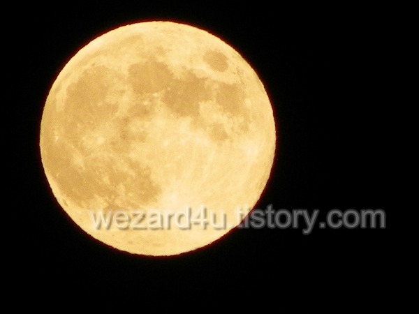 하이엔드 카메라 Kodak Z981로 찍어본 한가위 보름달