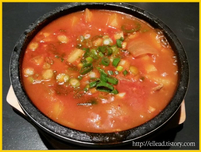 <밴쿠버 한국식당> 놀부 & 홍대 쏠로 포차 : 비빔냉면, 고추장 찌개와 계란말이
