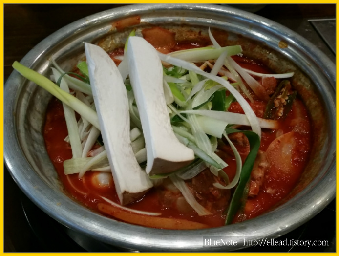 <분당 서현동 맛집> 짚신 매운 갈비찜 : 매운돼지갈비찜, 고추만두, 주먹밥, 순두부탕