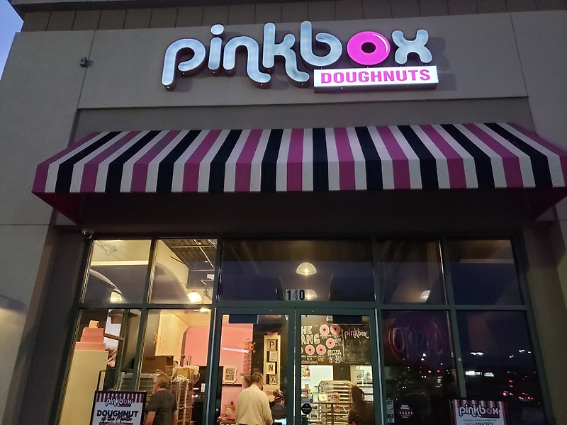 Pinkbox Donuts - Not bad, but pricey- 라스베이거스(핸더슨) 도넛 맛집