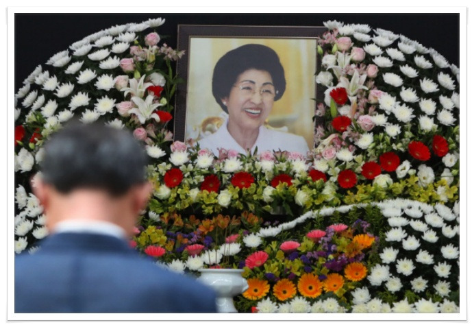 통일부 “北, 김여정 통해 판문점서 이희호 여사 조의문 전달”