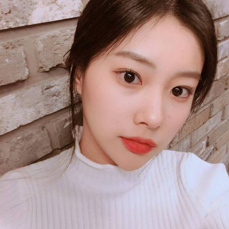 미모 열일하는 아이즈원 강혜원 셀카