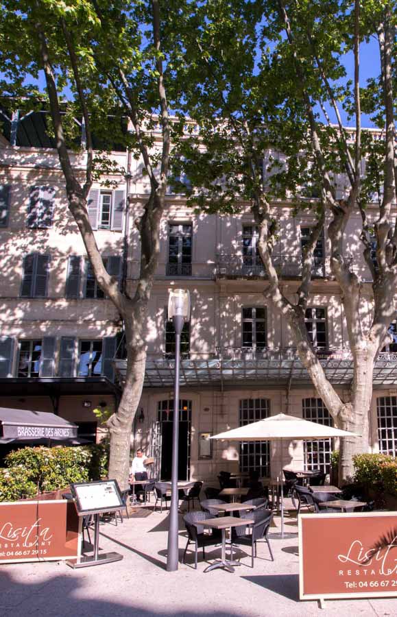카페 디저트 맛집 프랑스 여행 - 프로방스 님 Nimes 원형극장 나무그늘