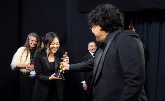 Bong Joon Ho Interpreter Sharon Choi Relives Historic ‘Parasite’ Awards Season in Her Own Words 짱이네