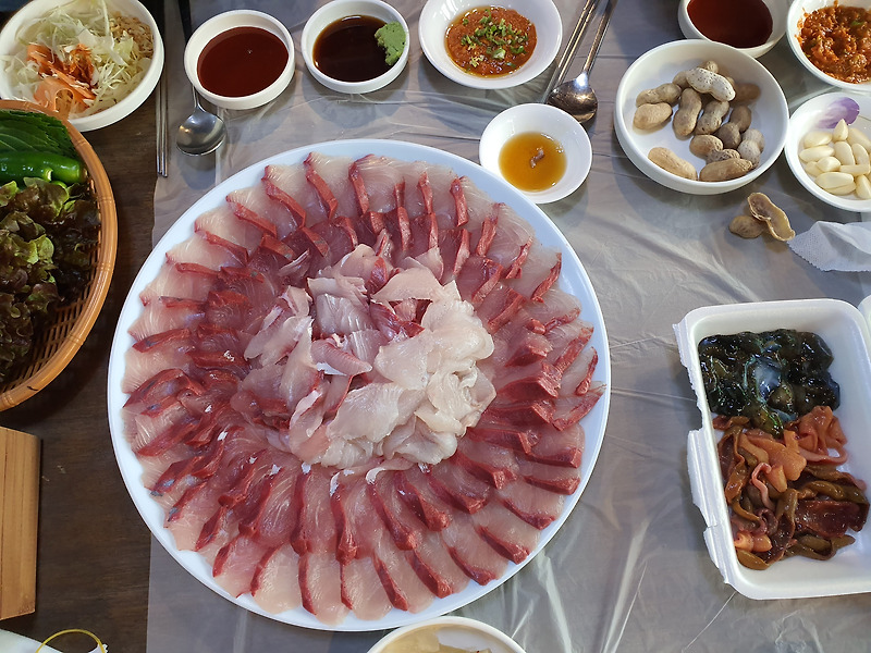 부산 대방어 맛집 - 광안리 민락회센터에서 방어 싸게 먹기