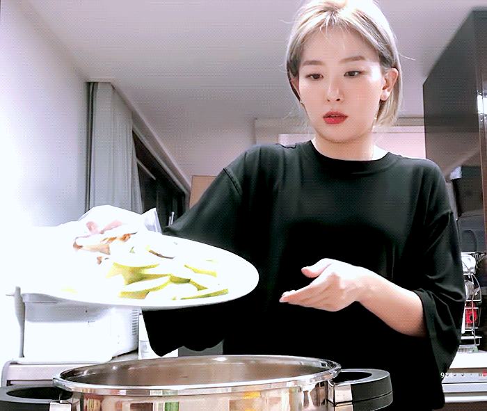 김수미 선생님 앞에서 요리실력을 뽐내는 레드벨벳 슬기
