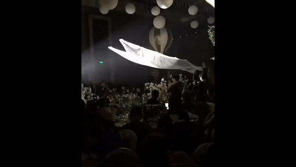 최근 중국에서 유행하는 결혼식 모습