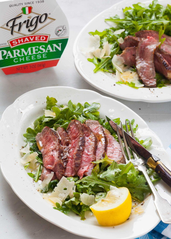 아루굴라 (루꼴라) 샐러드와 프리고 파마산 치즈 스테이크 Steak Salad with Arugula and [Frigo] Parmesan Cheese