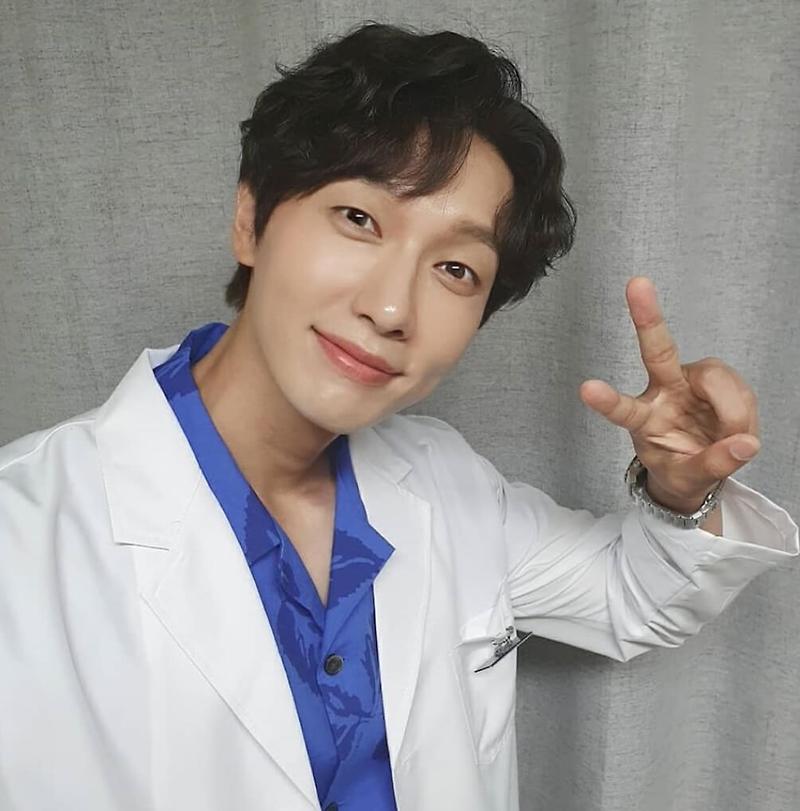 배우 지현우 프로필, 본명, 나이, 키, 고향, 더넛츠, 형