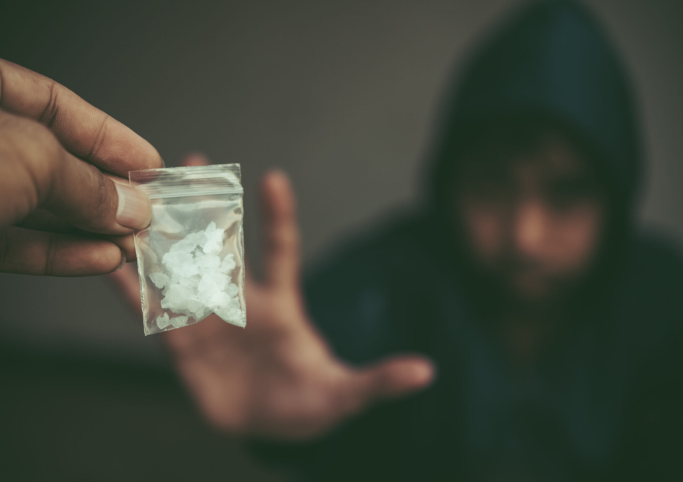 코카인의 위험성과 몸에 미치는 악영향, 그리고 치료방법에 대하여