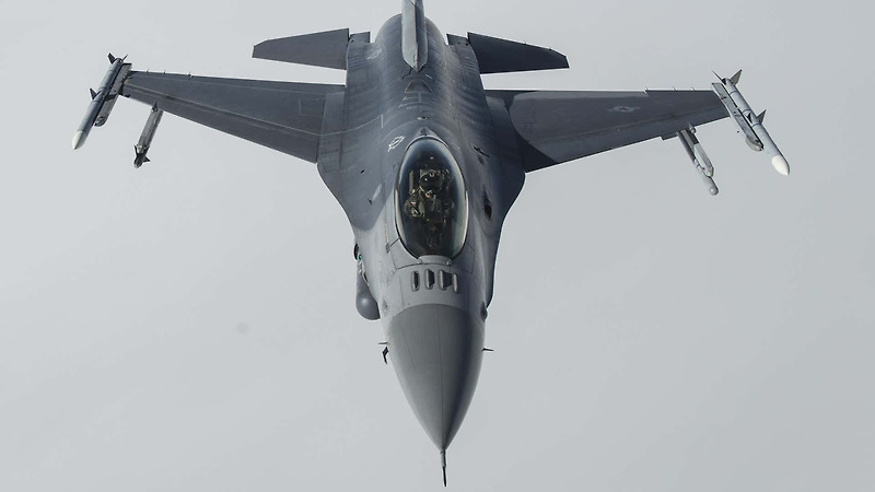 비행 중 전자전 시스템 업데이트 능력을 얻은 F-16 - 2021.08.02