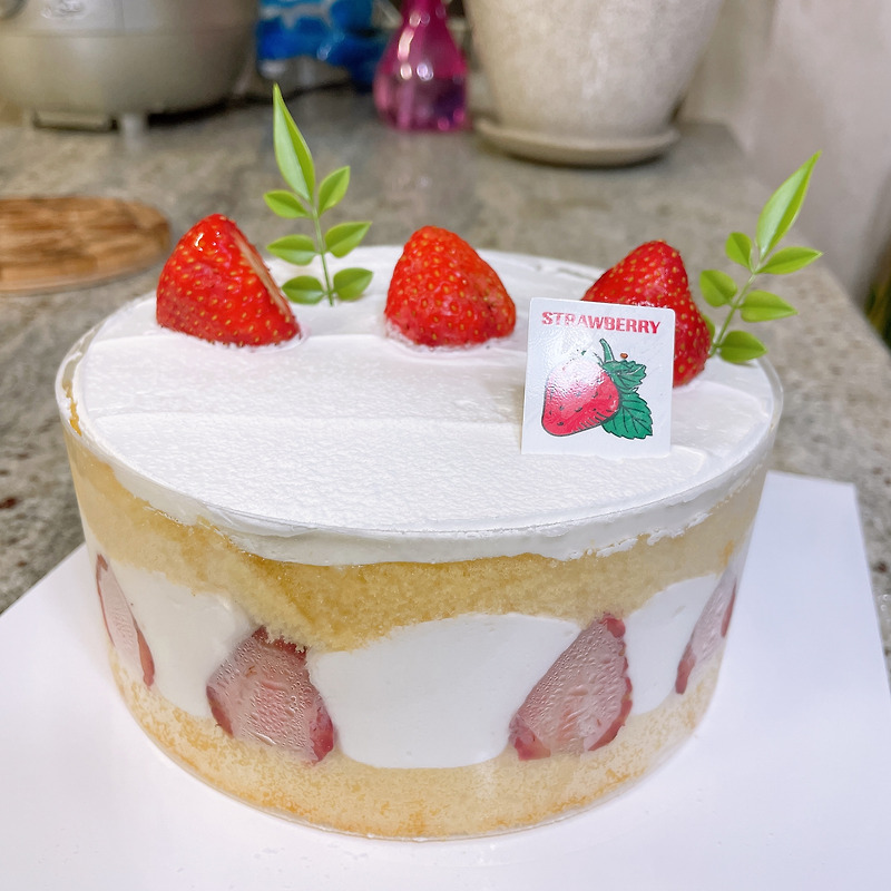파리바게트 딸기 프리지에 케이크 후기