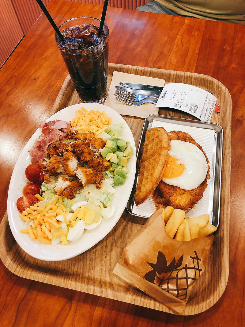 [맛집] 미국의 맛 <브럭시> 와플+버거 & 샐러드 (스타필드 고양점)