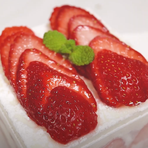 딸기 요리 중에 단연 최고! 딸기 티라미수 케이크
