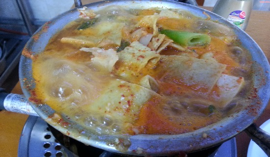 언제먹어도 질리지 않는 묵은지 김치찌개 만드는법