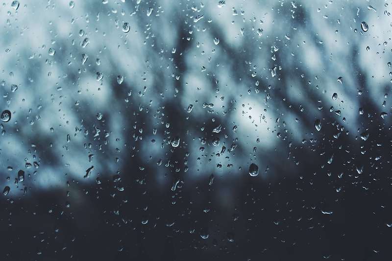 비오는 날씨와 우울증의 관계 및 예방법