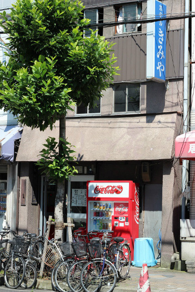 1박에 단돈 500엔인 오사카 니시나리의 흔한 여관 최고 저렴한 여관 호텔 키미야(ホテルきみや)