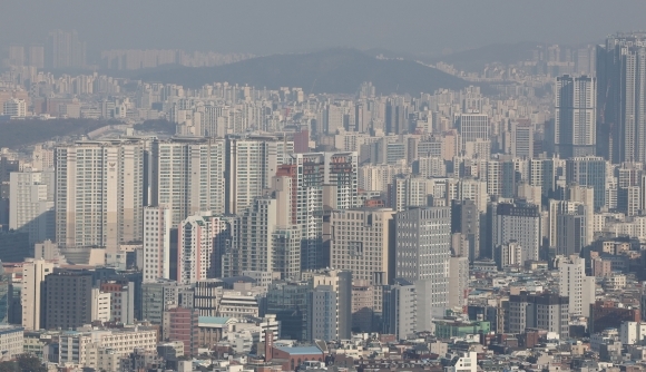 잇단 규제완화에 아파트 분양전망 ‘봄바람’…서울 큰폭 상승