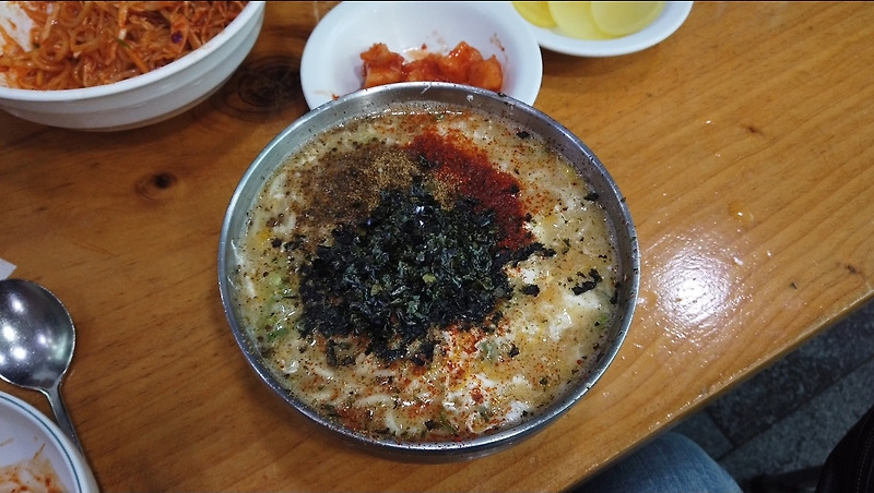 전주한옥마을맛집 베테랑칼국수 들깨랑 고추가루 김가루 계란까지 맛있는 칼국수맛집